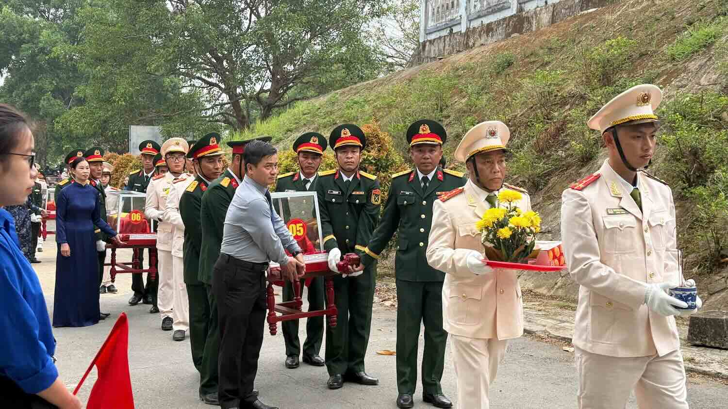 The remains of the martyrs were taken to be buried at Khe Sanh Martyrs' Cemetery. Photo: Hung Tho