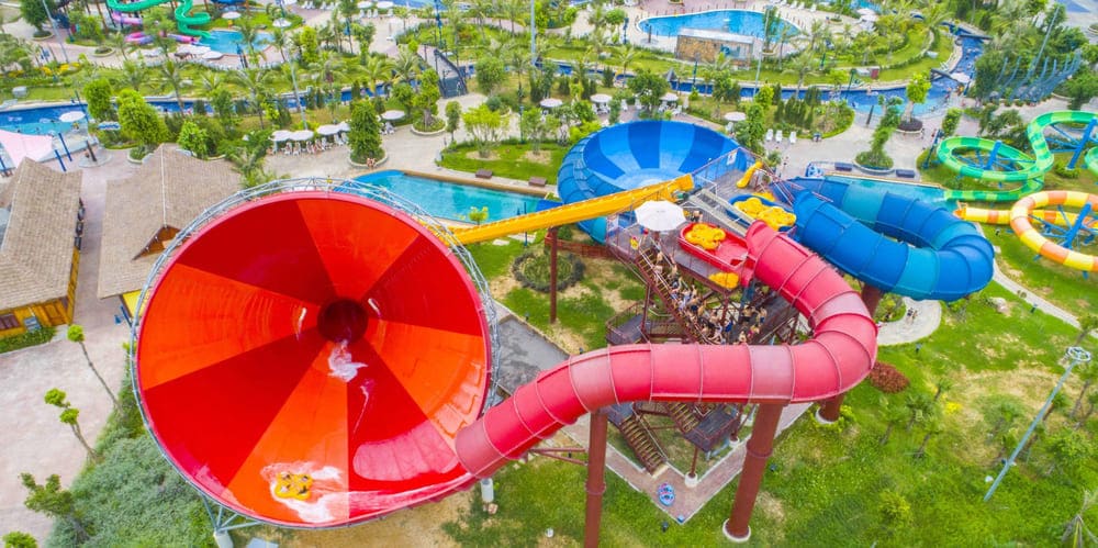 Công viên nước Lốc Xoáy mở cửa lại trở lại từ đầu tháng 4, thu hút nhiều du khách tới vui chơi. Ảnh: Thanh Sơn
