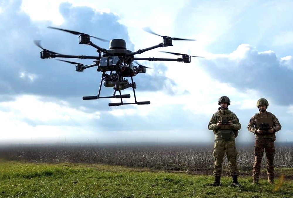 Russian experts believe that Ukrainian AI UAVs may misidentify military and civilian targets. In the photo: Ukrainian soldiers control UAVs. Photo: Ministry of Defense of Ukraine/X