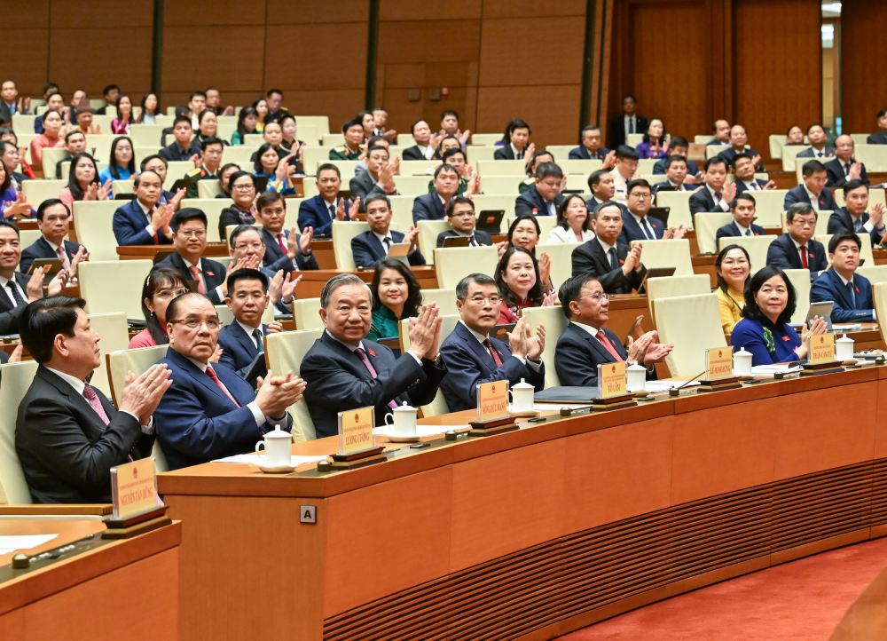 General Secretary, President To Lam and Politburo Member, Prime Minister Le Minh Hung and leaders and former leaders of the Party and State attend the closing session of the First Session, 16th National Assembly. Photo: Pham Dong