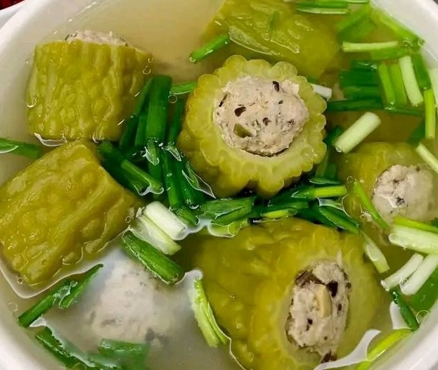La soupe de courge amère aide à nourrir le foie et à rafraîchir le corps. Photo: Kiều Vũ.