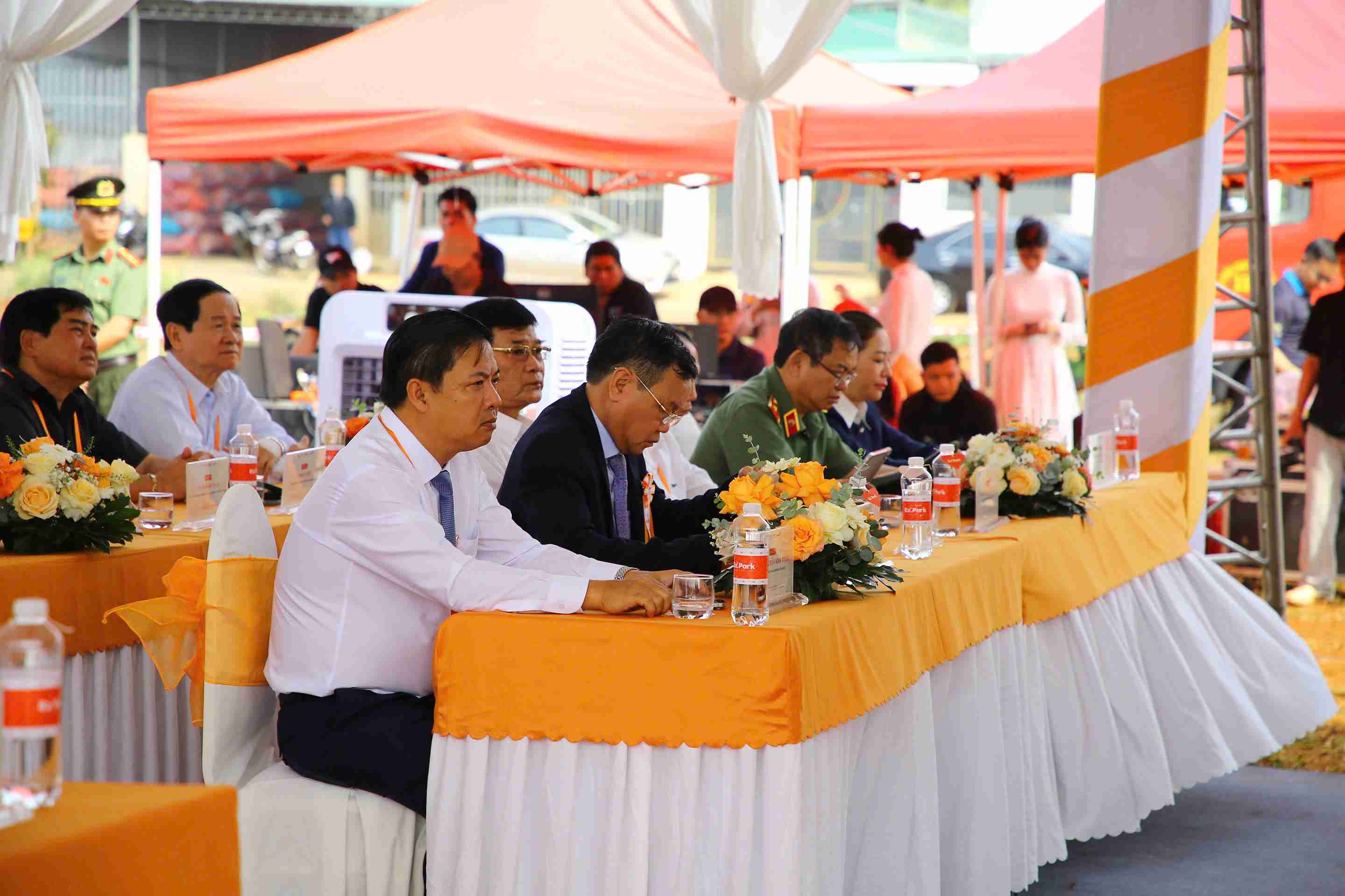 Các đại biểu tham dự. Ảnh: Bảo Trung