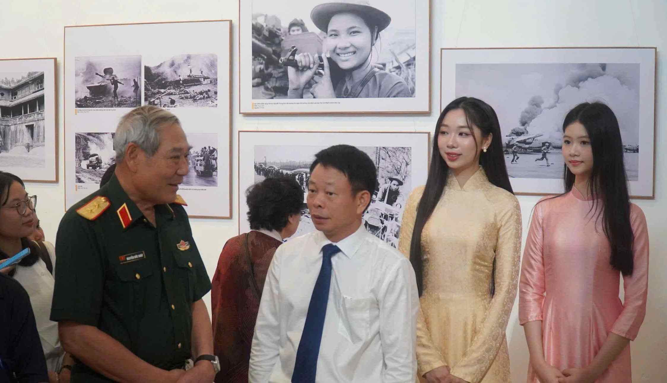 Ông Công Sưởng nhấn mạnh, việc tổ chức triển lãm này không chỉ là một hoạt động kỷ niệm mà còn là một cam kết luôn gìn giữ ký ức, lan tỏa giá trị và khơi dậy khát vọng phát triển trong mỗi con người Việt Nam, đặc biệt là thế hệ trẻ.