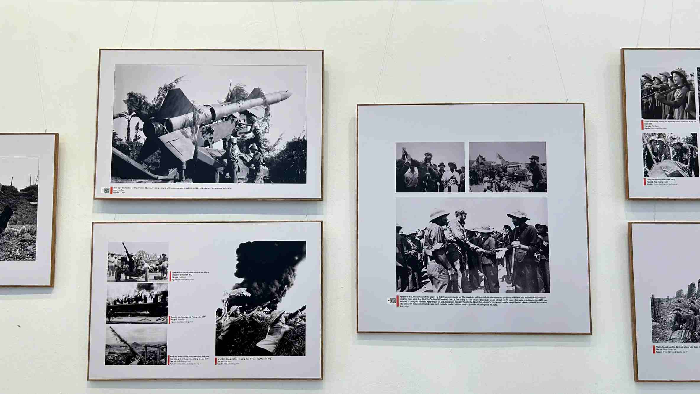 Một số tác phẩm tại triển lãm. Ảnh: Minh Vũ