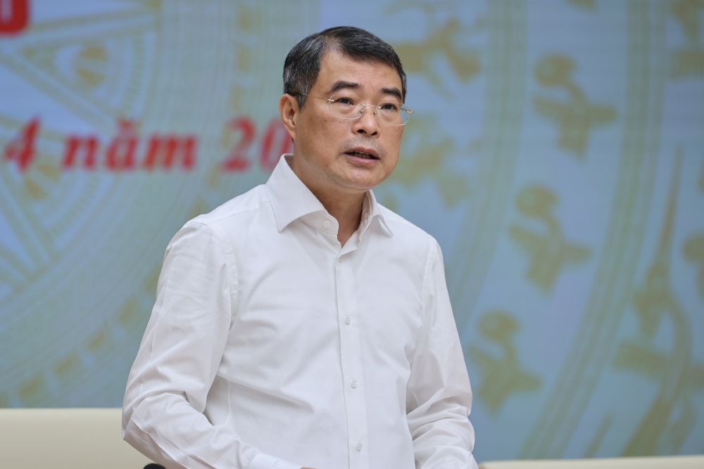 Politburo Member, Prime Minister Le Minh Hung severely criticized 28 ministries, agencies and 18 localities for low public investment disbursement. Photo: VGP