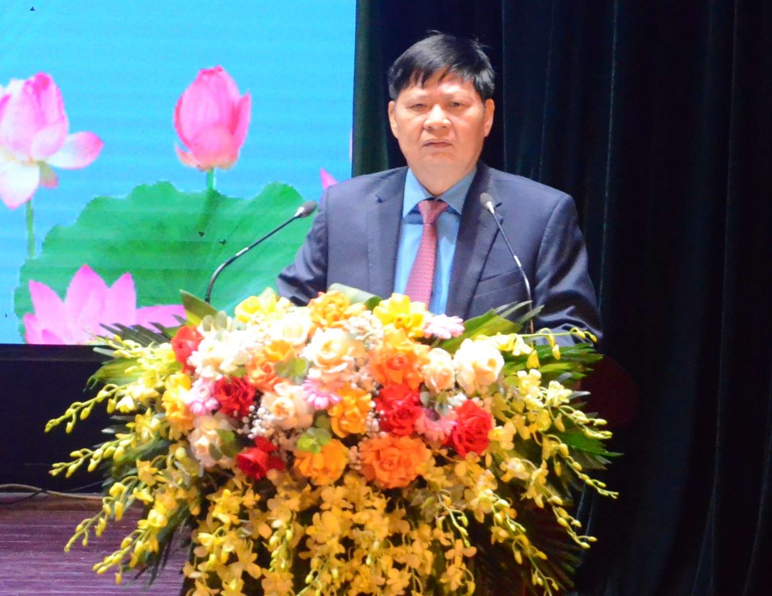 Phó Chủ tịch Tổng LĐLĐ Việt Nam Phan Văn Anh phát biểu chỉ đạo tại Lễ phát động. Ảnh: Nguyễn Trường