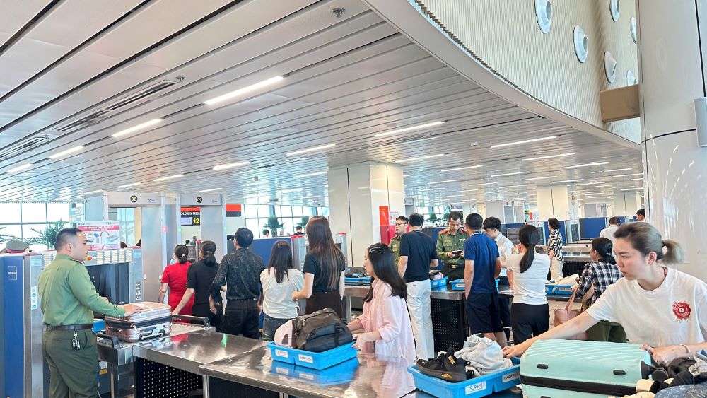 It is predicted that travel demand during the Hung Kings Commemoration Day and the April 30 - May 1 holiday in Ho Chi Minh City will increase sharply. Photo: Anh Tu