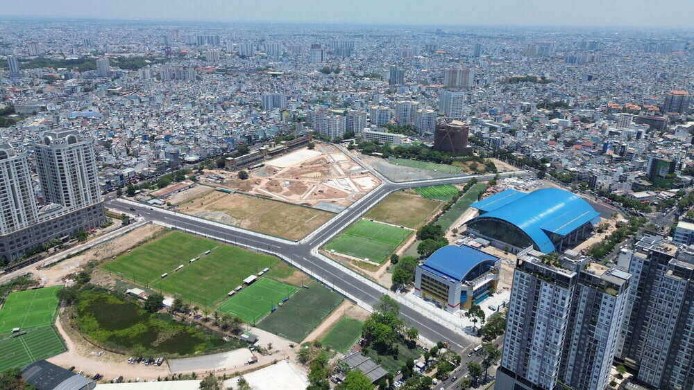 The appearance of the roads through the Phu Tho racetrack in Ho Chi Minh City are about to reach the finish line
