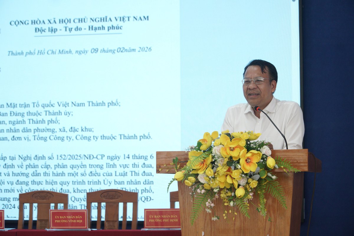 Ông Vũ Kim Mạnh, Phó Trưởng phòng Nghiệp vụ, Ban Thi đua - Khen thưởng Sở Nội vụ TPHCM tại hội nghị. Ảnh: Minh Tâm
