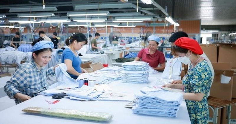 Dòng tiền dịch chuyển, tập trung vào sản xuất, kinh doanh
