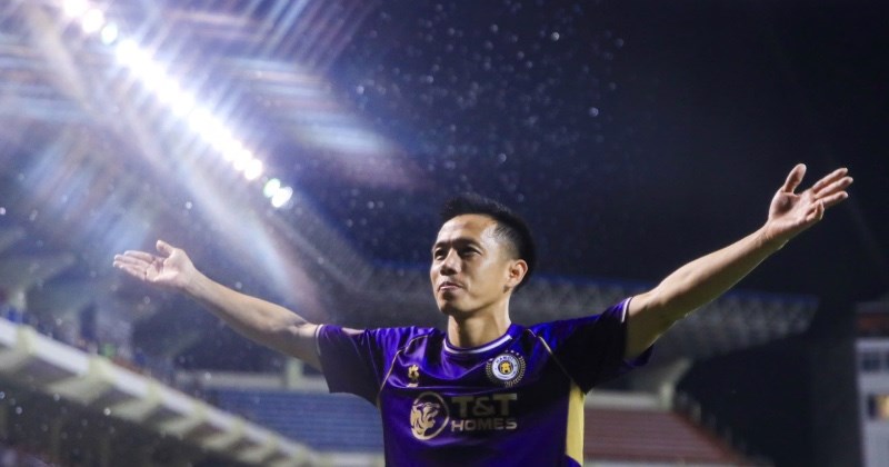 Văn Quyết gây chú ý sau chiến thắng của Hà Nội FC