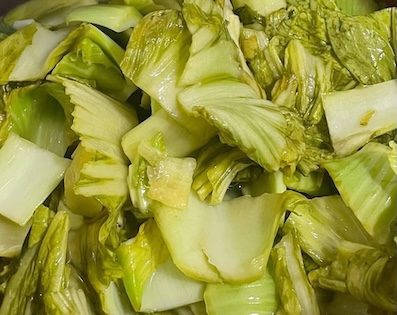 Kidney health will be affected if you regularly eat foods high in sodium such as pickled mustard greens. Photo: Kieu Vu
