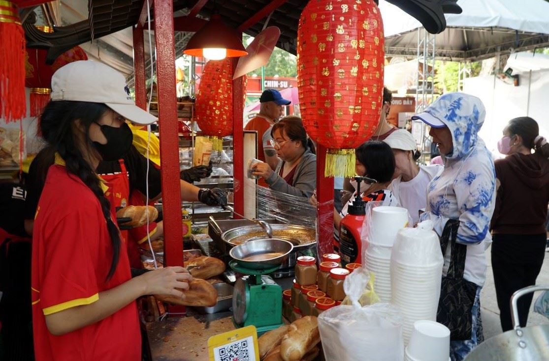 From street food to attractive culinary tourist products in Ho Chi Minh City