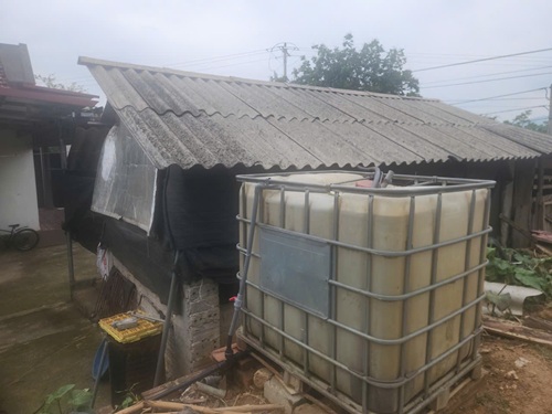 Sống cạnh sông Đà, người dân Ba Vì vẫn thiếu nước sạch. Ảnh: Minh Hạnh 