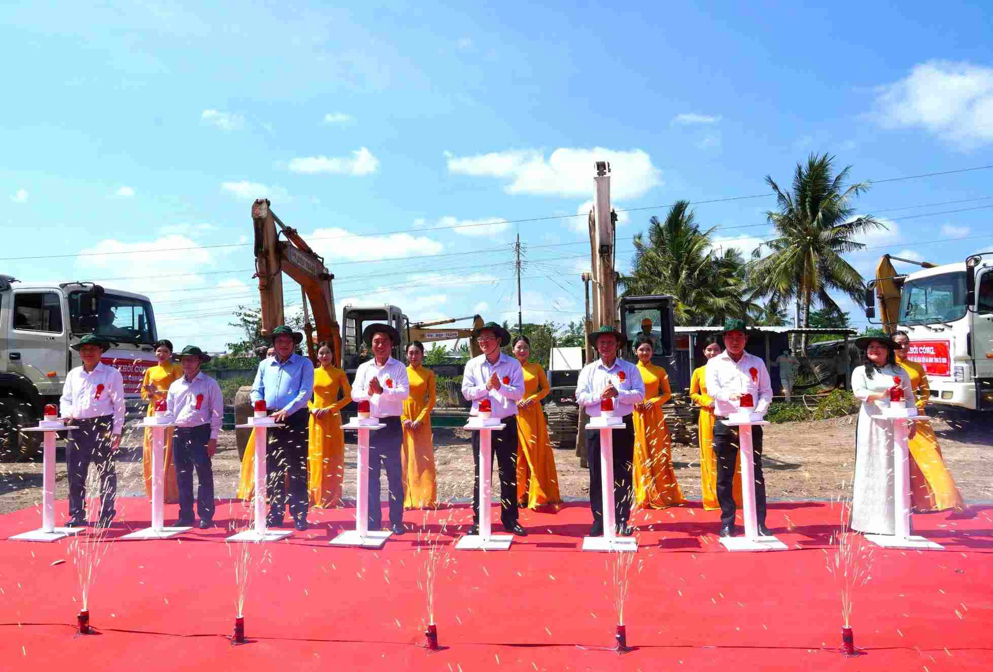 Cà Mau khởi công cầu Nguyễn Đình Chiểu có vốn đầu tư 500 tỉ đồng. Ảnh: Nhật Hồ.