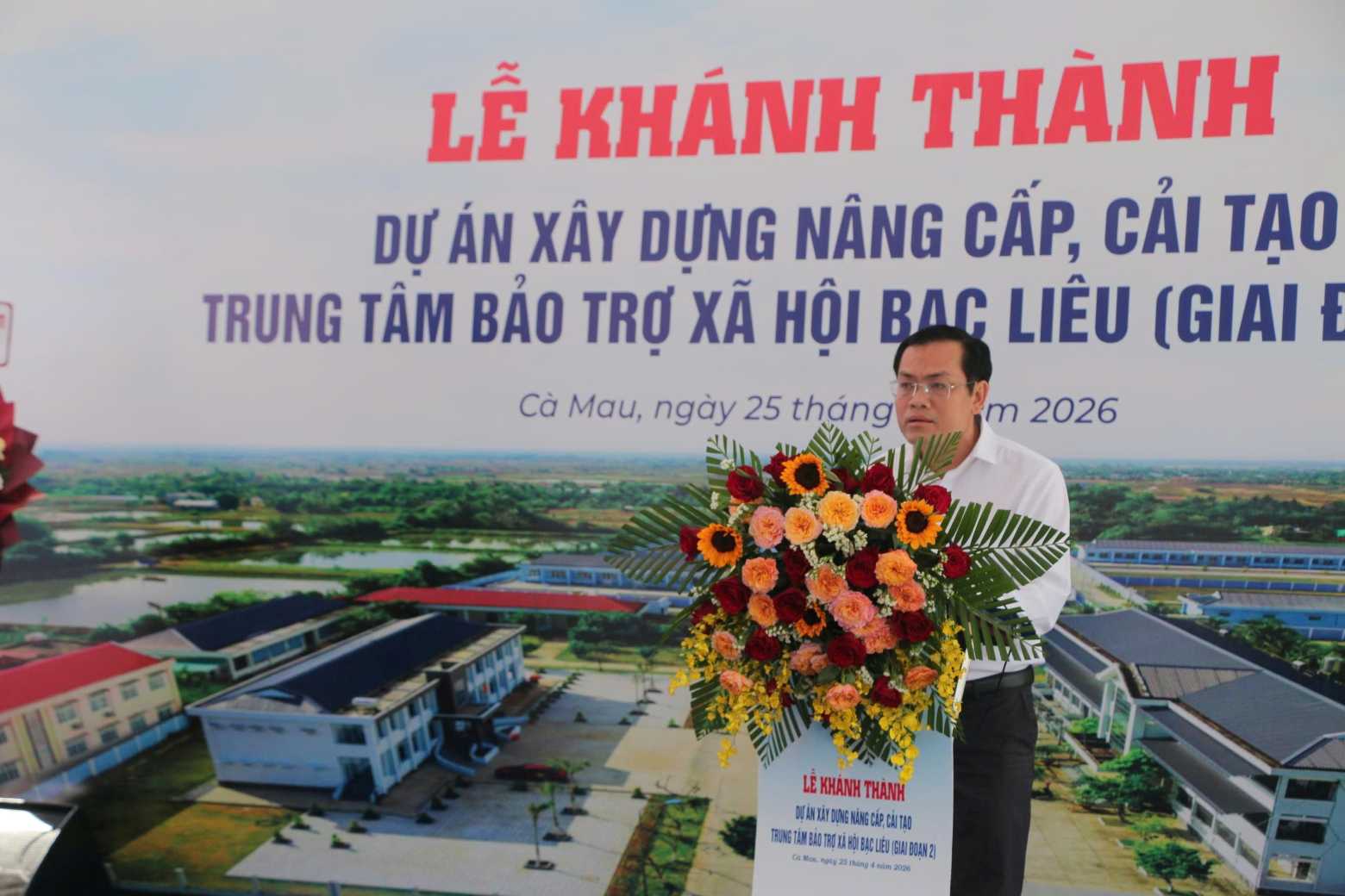 Phó Chủ tịch UBND tỉnh Cà Mau Ngô Vũ Thăng phát biểu tại lễ khánh thành Dự án nâng cấp Trung tâm Bảo trợ xã hội tỉnh Cà Mau. Ảnh: Nhật Hồ.