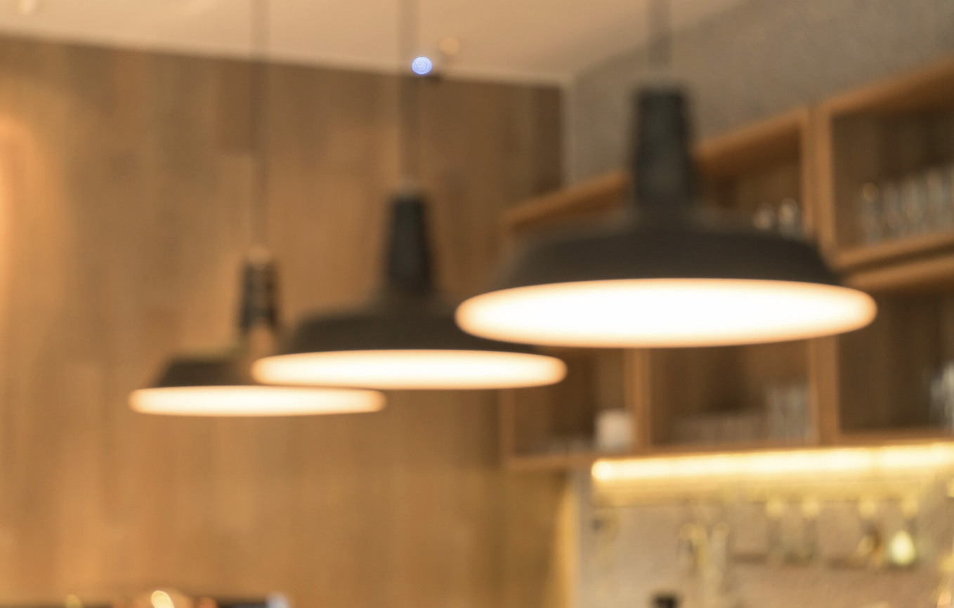 Kitchen island lamps not only provide light but also create aesthetic highlights. Photo: Thuy Duong