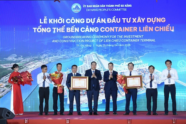 Da Nang City coordinates with a consortium of investors to organize the groundbreaking ceremony for the Lien Chieu container port project. Photo: Thanh Tam