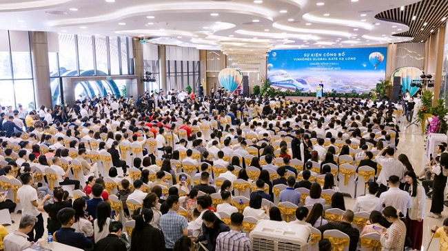 Sự kiện chính thức công bố Vinhomes Global Gate Hạ Long thu hút hàng nghìn người tham dự.  