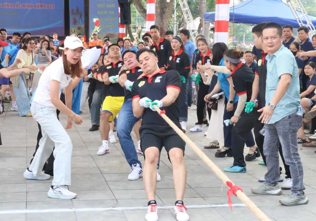 Athletes competing at the competition. Photo: Quyet Chien