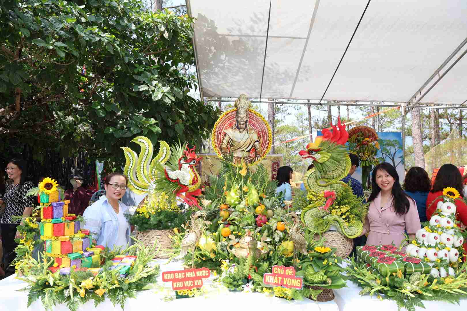 An impressively decorated work at the contest. Photo: Than Hy