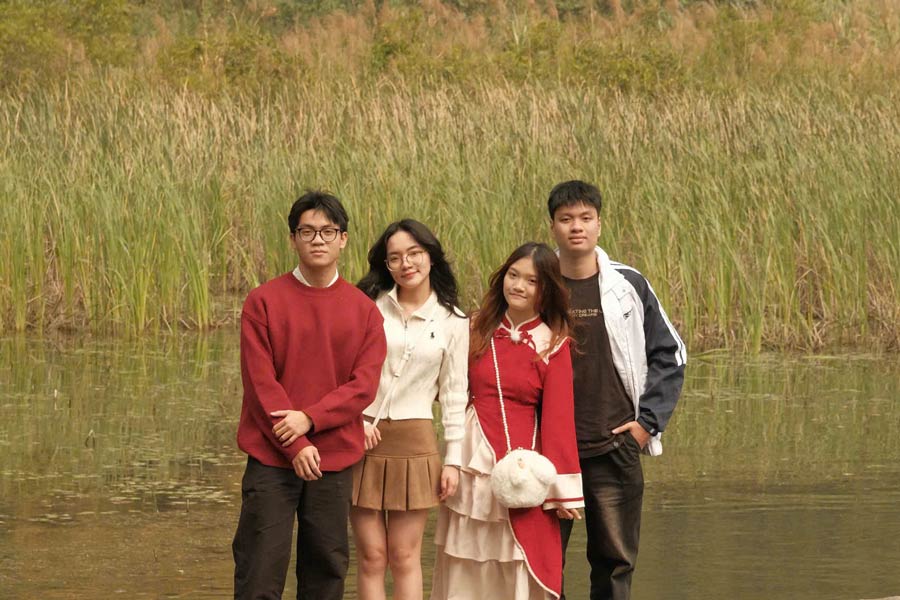 Người trẻ chi tiêu thông minh vẫn có thể tạo nên chuyến du lịch đáng nhớ. Ảnh: Xuân Mai