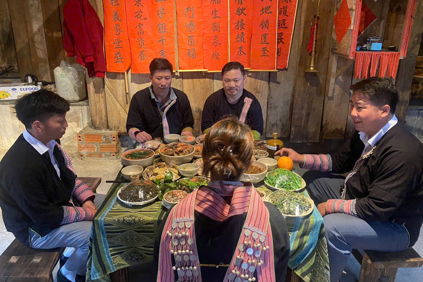 Ẩm thực đặc sắc kéo du khách đến gần hơn với văn hóa bản địa. Ảnh: Phạm Quỳnh