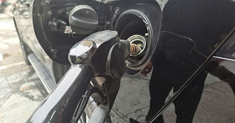 Giá xăng dầu hôm nay 26/4: Giá đảo chiều tăng trở lại