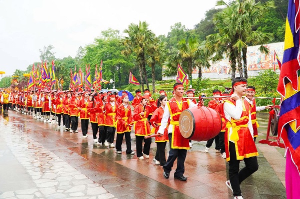 At the Hung Temple relic on April 26 (March 10th of the lunar calendar), there were many events. Photo: To Cong