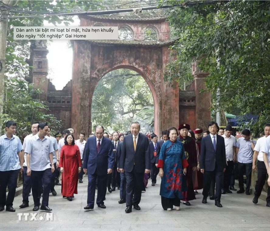 Tổng Bí thư, Chủ tịch nước Tô Lâm cùng các đồng chí lãnh đạo, nguyên lãnh đạo Đảng nhà nước khởi hành lên núi Nghĩa Lĩnh để dâng hương tưởng niệm các Vua Hùng. Ảnh: Thống Nhất/TTXVN