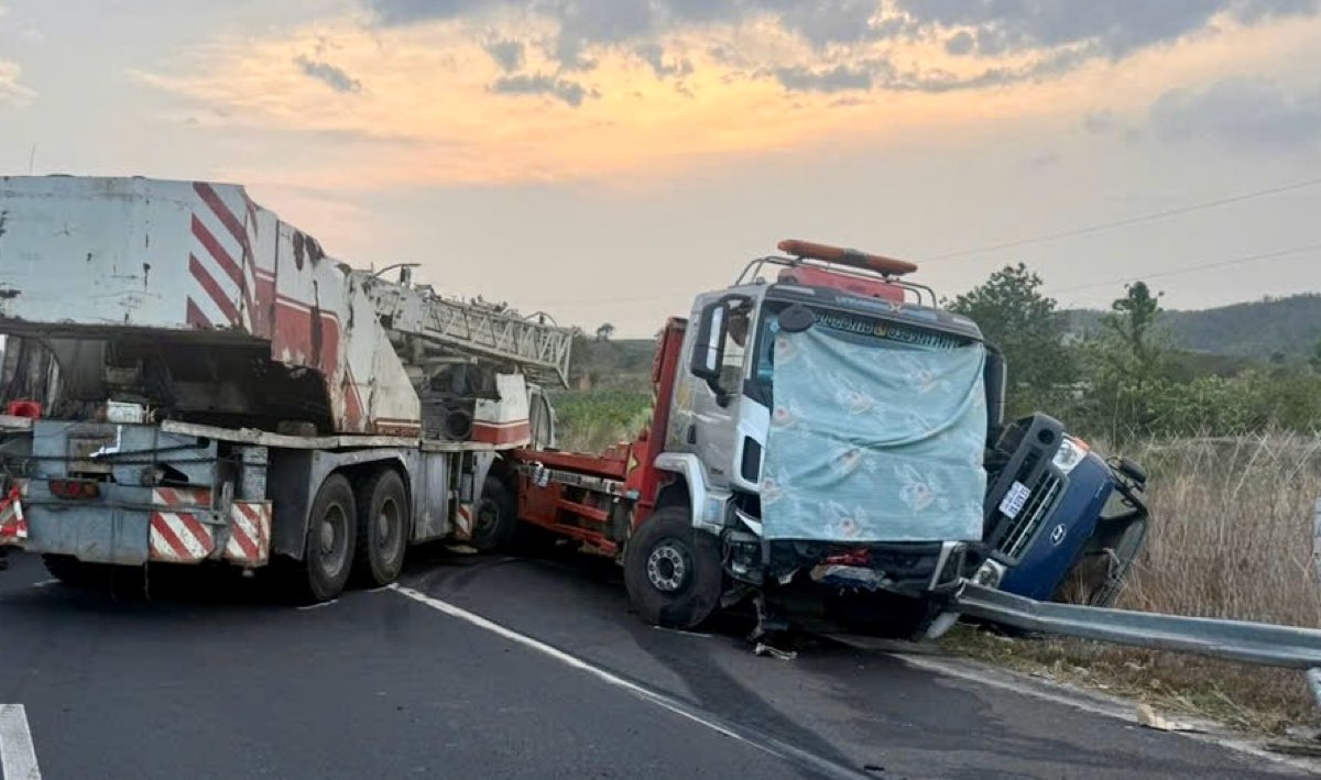 Scene of the rescue vehicle accident on the Phan Thiet - Dau Giay expressway. Photo: Duy Tuan
