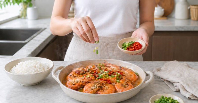 Cách kho tôm nước dừa đậm đà cho bữa cơm gia đình