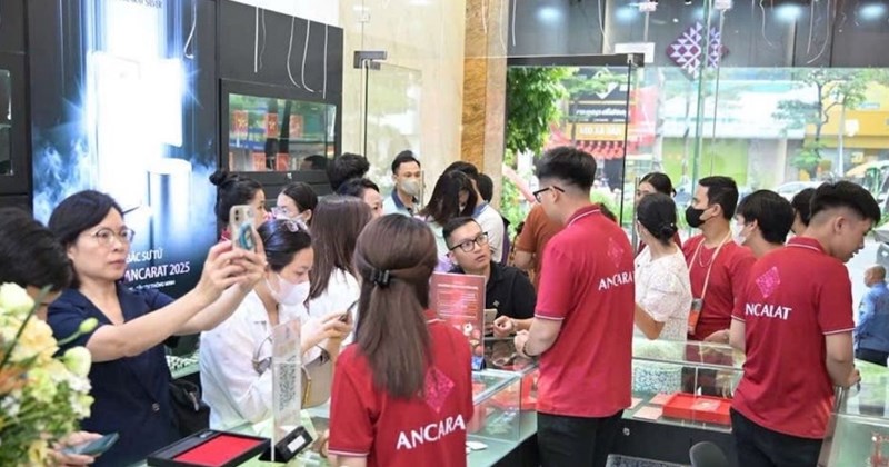 Vàng miếng hút khách, nhiều người chọn tích trữ dài hạn