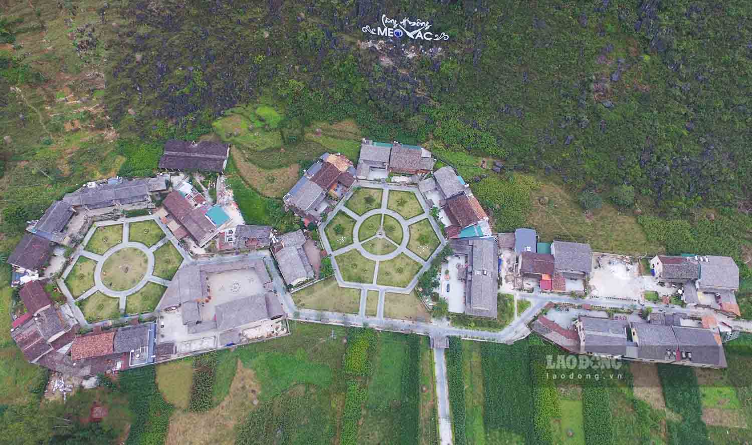 Làng H'mông Pả Vi (xã Mèo Vạc) được nhiều du khách lựa chọn làm điểm dừng chân. Ảnh: Nguyễn Tùng.