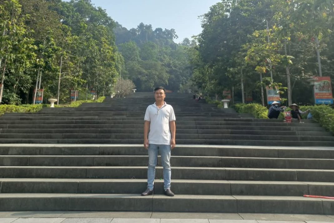 Lần gần nhất anh Quân về quê và đi Đền Hùng đã cách đây 4 năm. Ảnh: NVCC