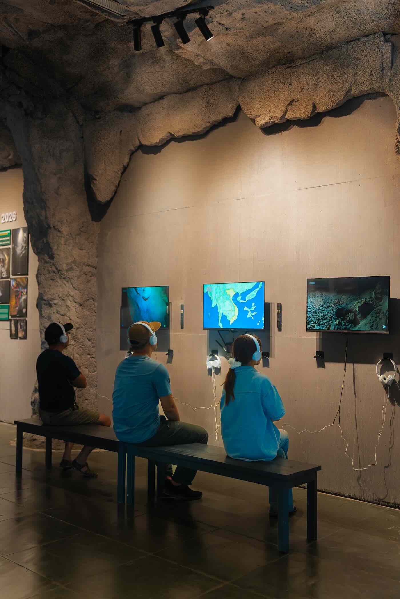 Khu vực chiếu phim tài liệu quốc tế về hang động. Ảnh: Oxalis Adventure