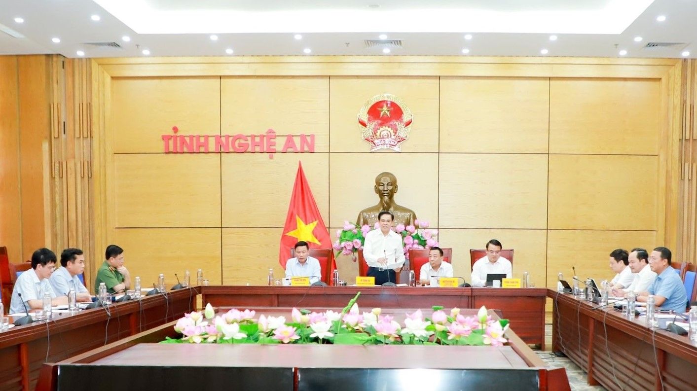 Chủ tịch UBND tỉnh Nghệ An chỉ đạo phấn đấu khởi công dự án cao tốc Vinh - Thanh Thủy vào dịp 19.5. Ảnh: Ngọc Anh