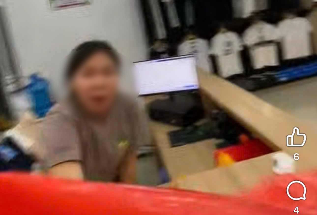 Functional agencies are verifying a clip of a fashion store employee throwing shoes at a tourist's face. Photo: Huu Long