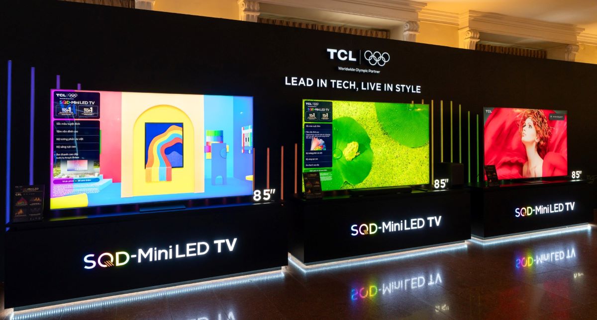 TVs with large screen sizes, integrating modern technology such as SQD Mini LED have been introduced in Vietnam. Photo: Van Thang