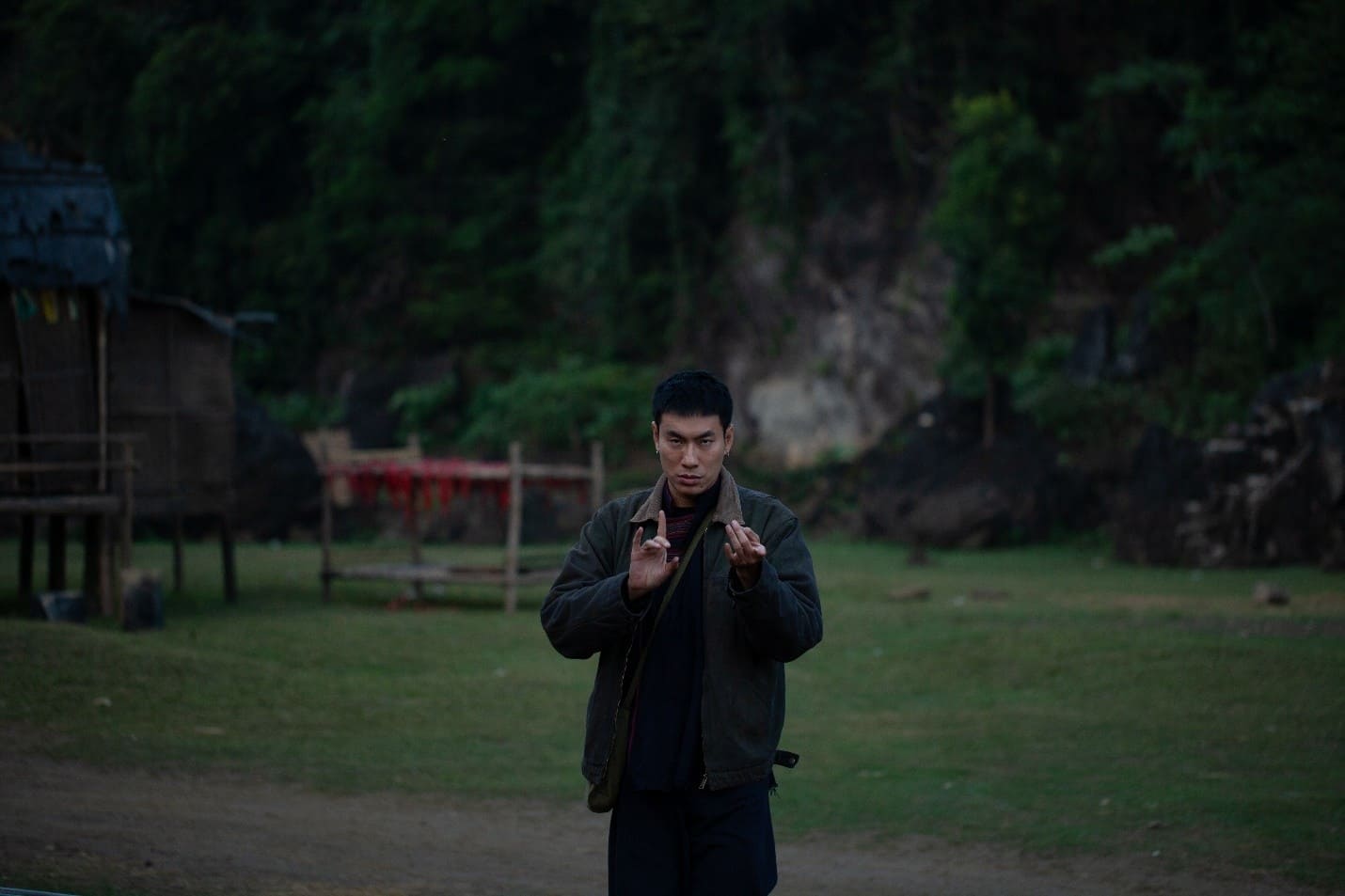 Kiều Minh Tuấn trong phim “Phí phông“. Ảnh: Nhà sản xuất