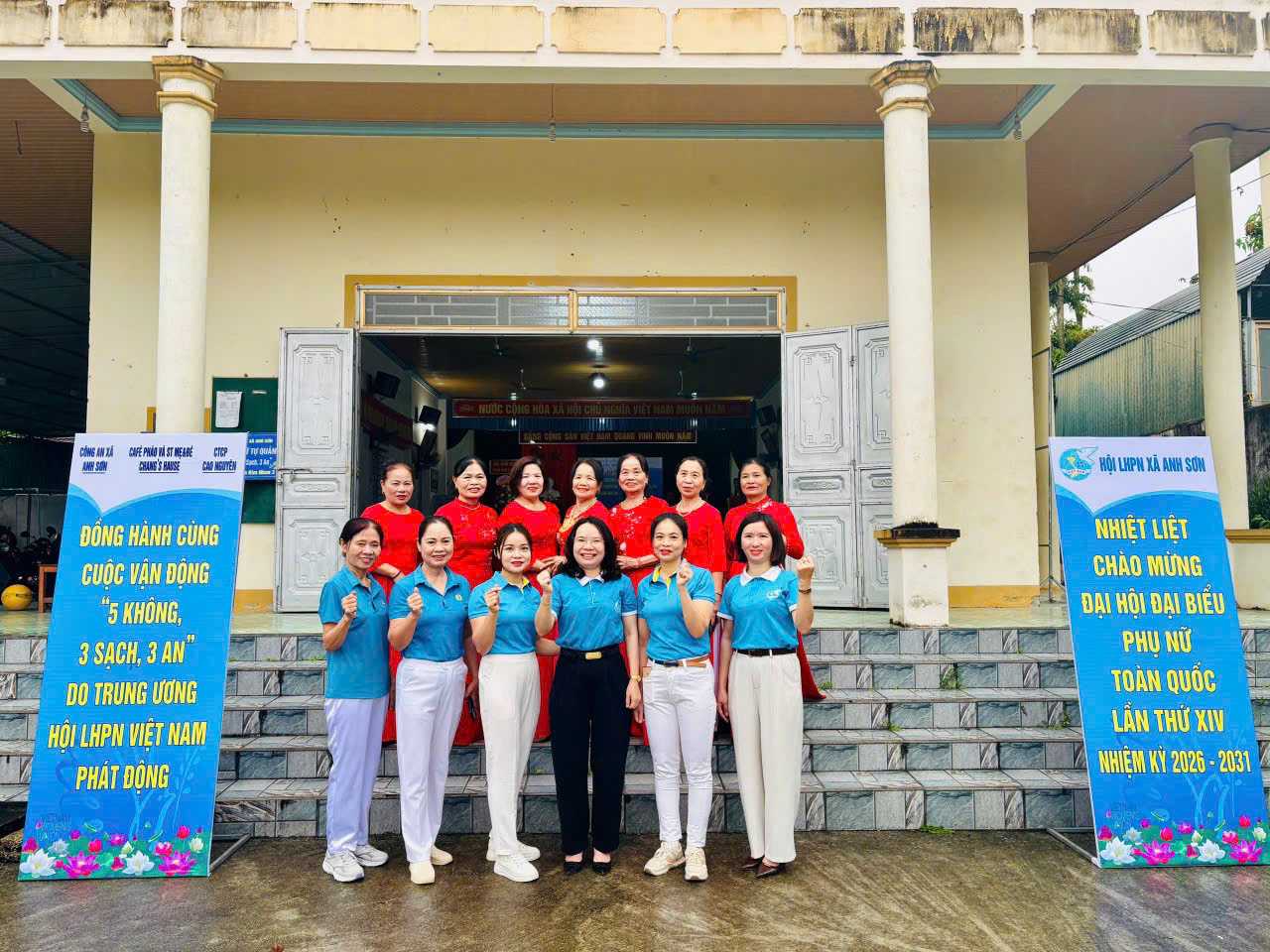 Lan tỏa hoạt động “5 không, 3 sạch, 3 an”, Hội LHPN xã Anh Sơn tổ chức chương trình thiết thực hướng về cơ sở. Ảnh: Ngọc Anh