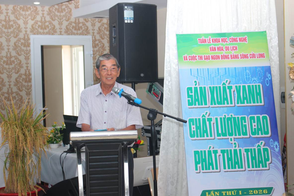 Le héros du travail Ho Quang Cua, co-auteur du meilleur riz au monde ST25. Photo de : Nhât Ho.