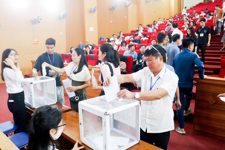 Quoc Oai Commune People's Committee