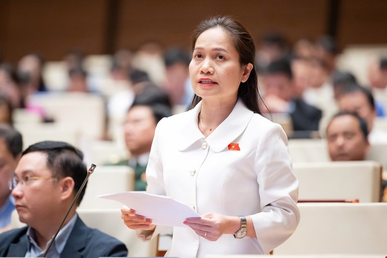  Đại biểu Siu Hương góp ý cải cách tiền lương, tăng lương cơ sở. Ảnh: Media Quốc hội