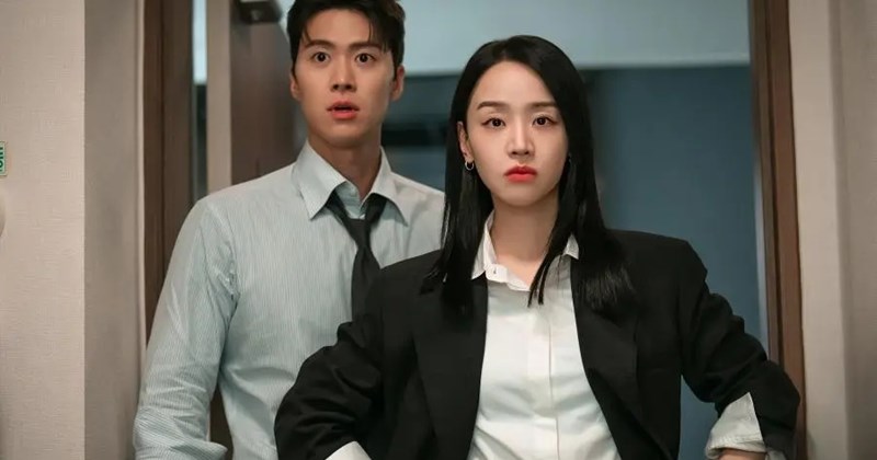 Phim của Shin Hye Sun gây chú ý với bê bối chốn công sở