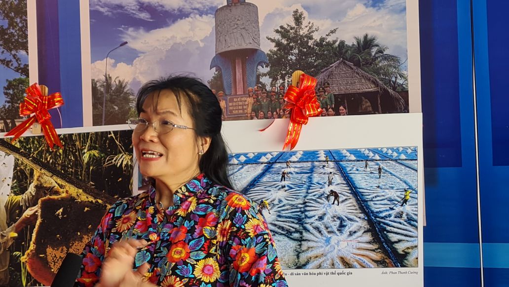 TS. Bùi Thị Hoa, Phân viện Trưởng Phân viện Văn hóa, Nghệ thuật, Thể thao và Du lịch Miền Nam cho rằng ngay cái tên Cà Mau, Đất Mũi, U Minh...đã làm người ta tò mò muốn đến. Ảnh: Nhật Hồ.