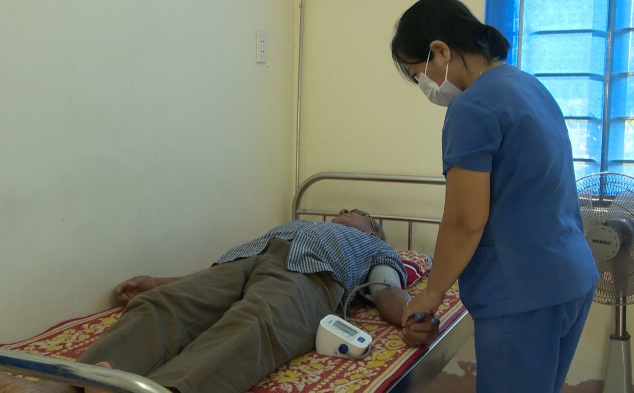 Health stations in Quang Tri province have quickly consolidated their organizations, ensuring medical examination and treatment activities for people. Photo: Thanh Trung