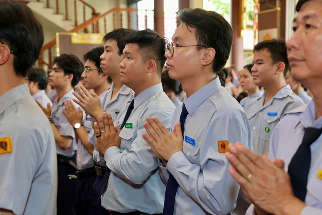 Thành kính tri ân đến các huynh trưởng suốt đời dấn thân vì sự nghiệp tổ chức Gia đình Phật tử. Ảnh: Bá Nam