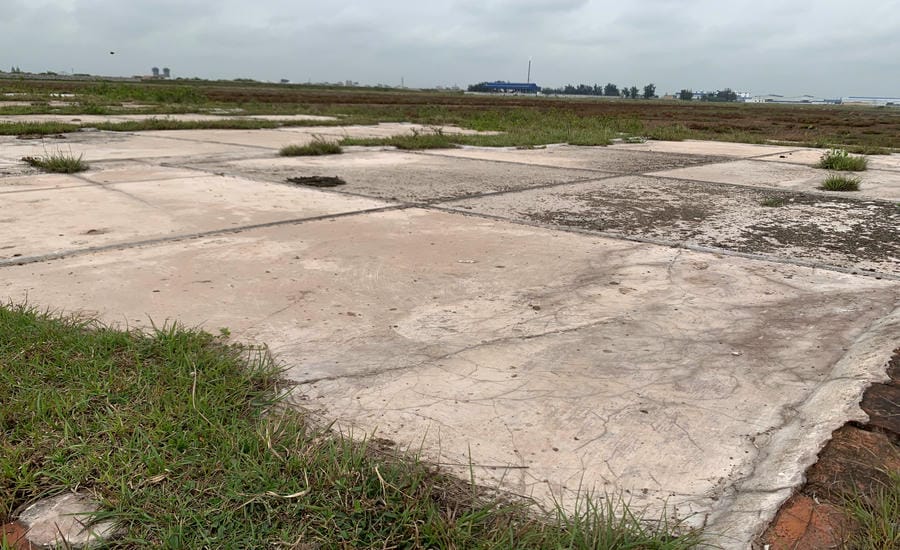 Salt fields in Giao Ninh commune, Ninh Binh province are abandoned for many years. Photo: Ha Vi