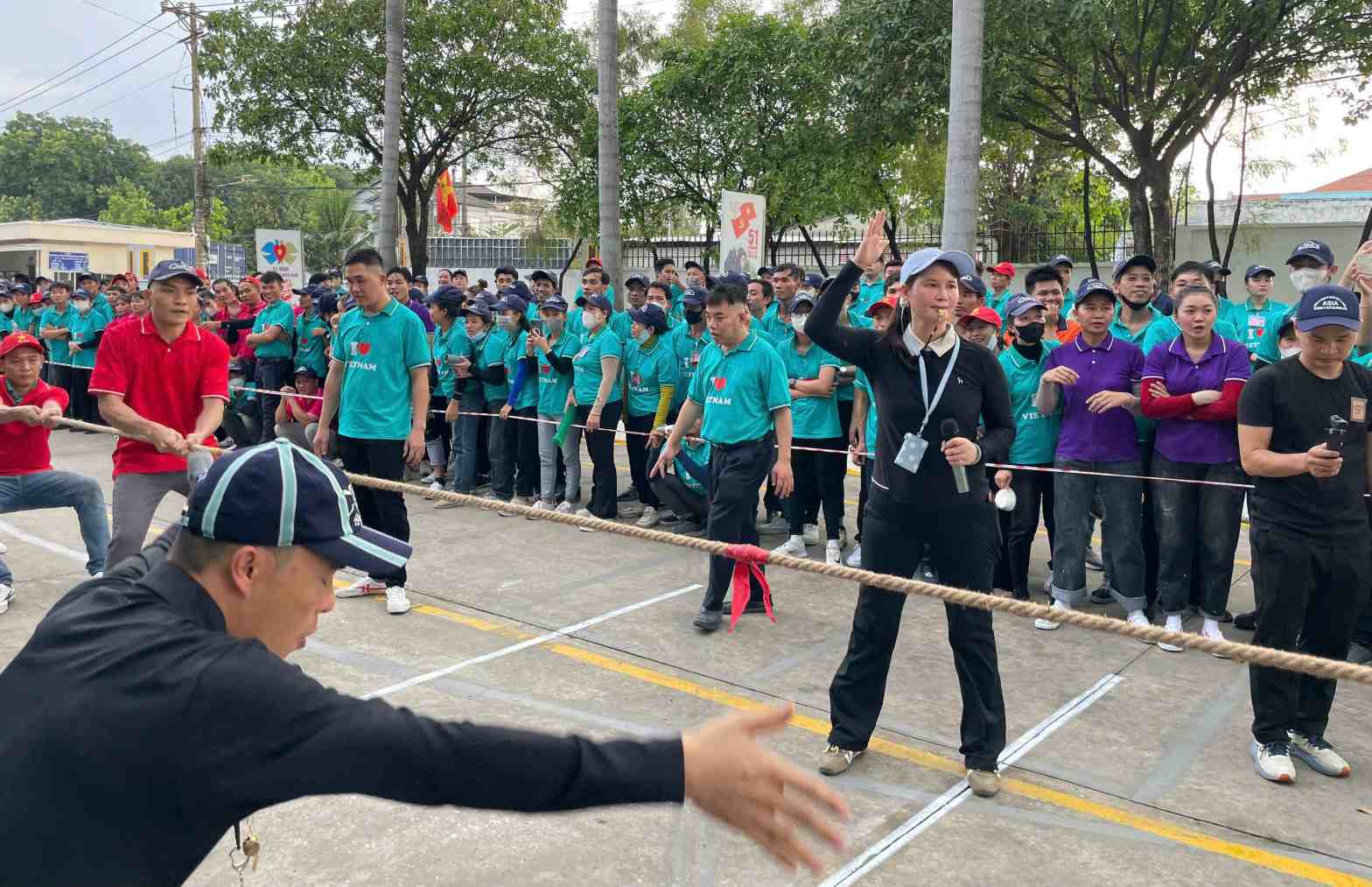 Hội thao thu hút đông đảo người lao động tham gia. Ảnh: Đình Trọng